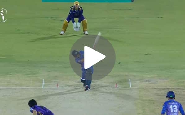[Watch] Mohammad Rizwan Punishes Wasim Jr. With A 88 Meters Six